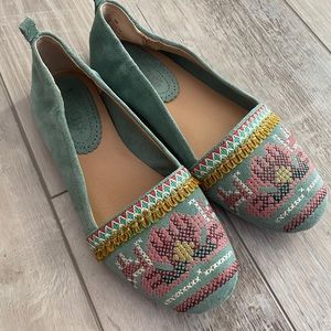 Anthropologie Latigo Basia embroidered flats sz 8